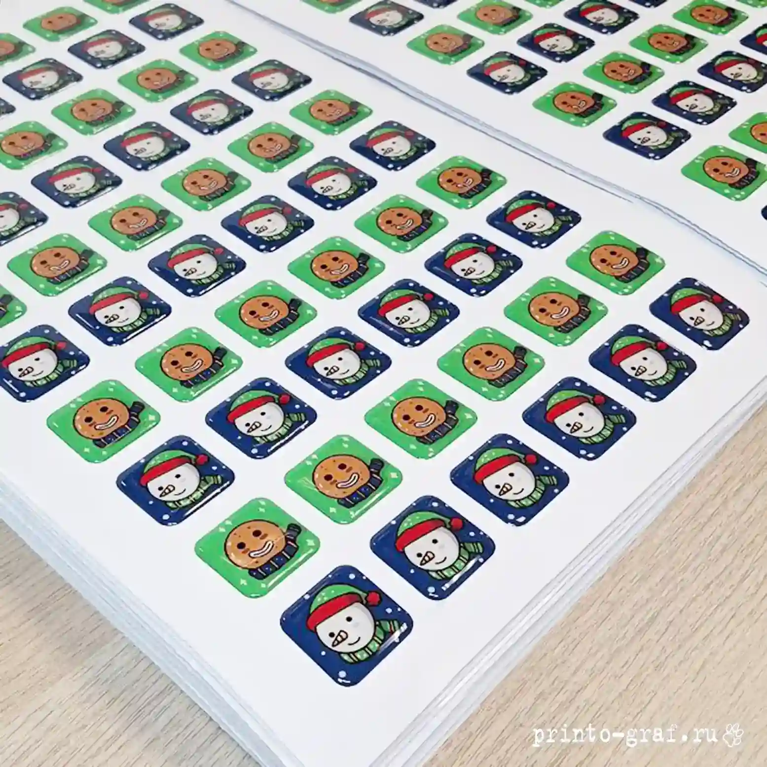 квадратные объемные наклейки со смолой на заказ