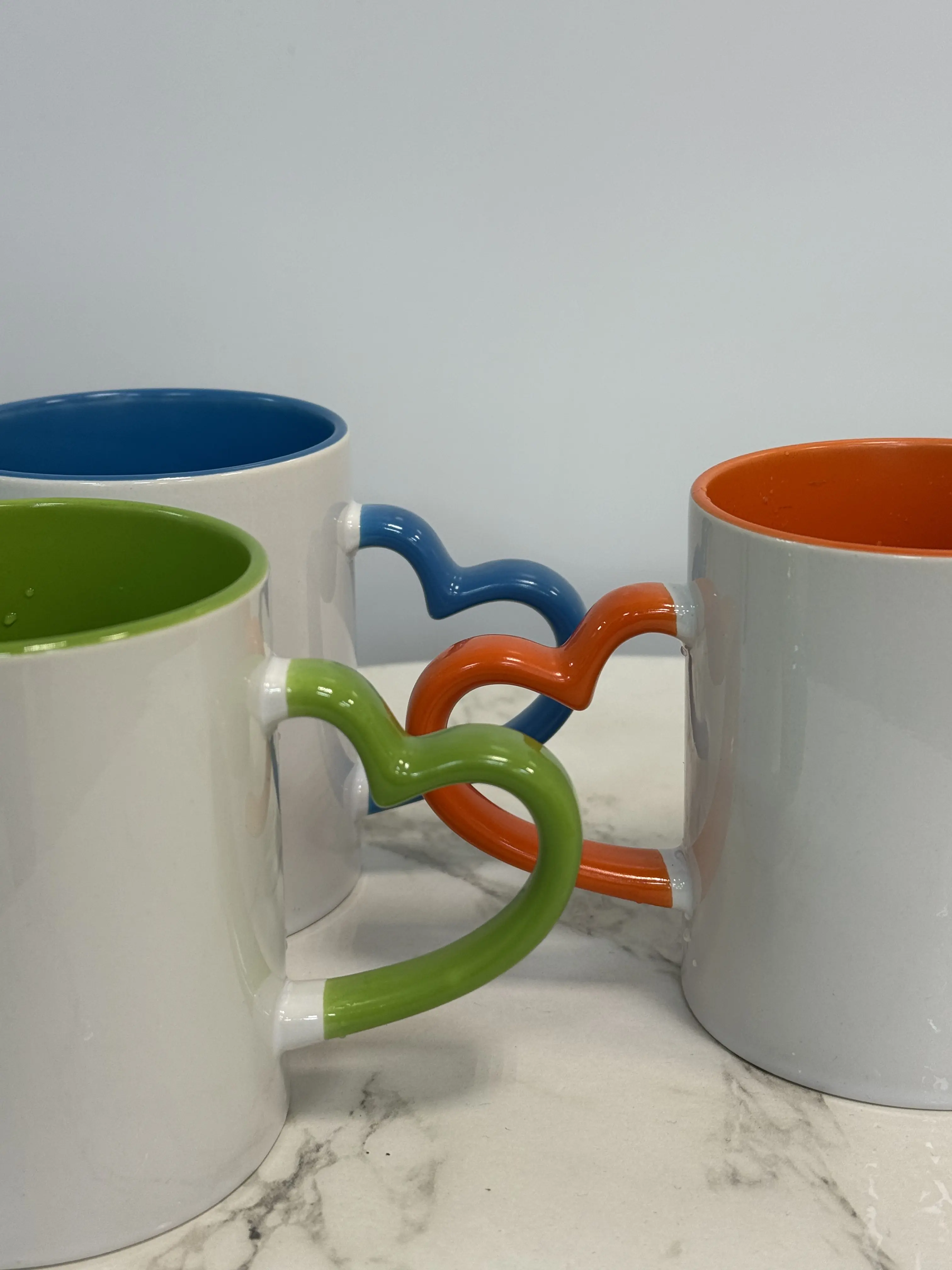 Кружка  с ручкой в виде сердечка Кружка  с ручкой в виде сердечка