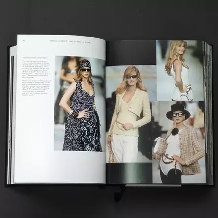 CHANEL CATWALK: The Complete Collections