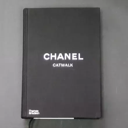 CHANEL CATWALK: The Complete Collections
