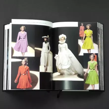 CHANEL CATWALK: The Complete Collections