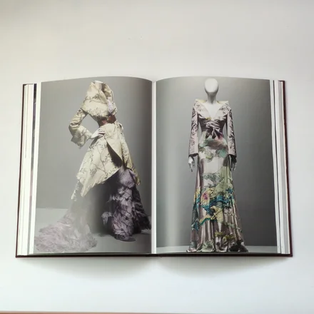 Alexander McQueen: Savage Beauty — Эндрю Болтон