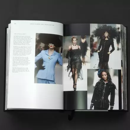 CHANEL CATWALK: The Complete Collections