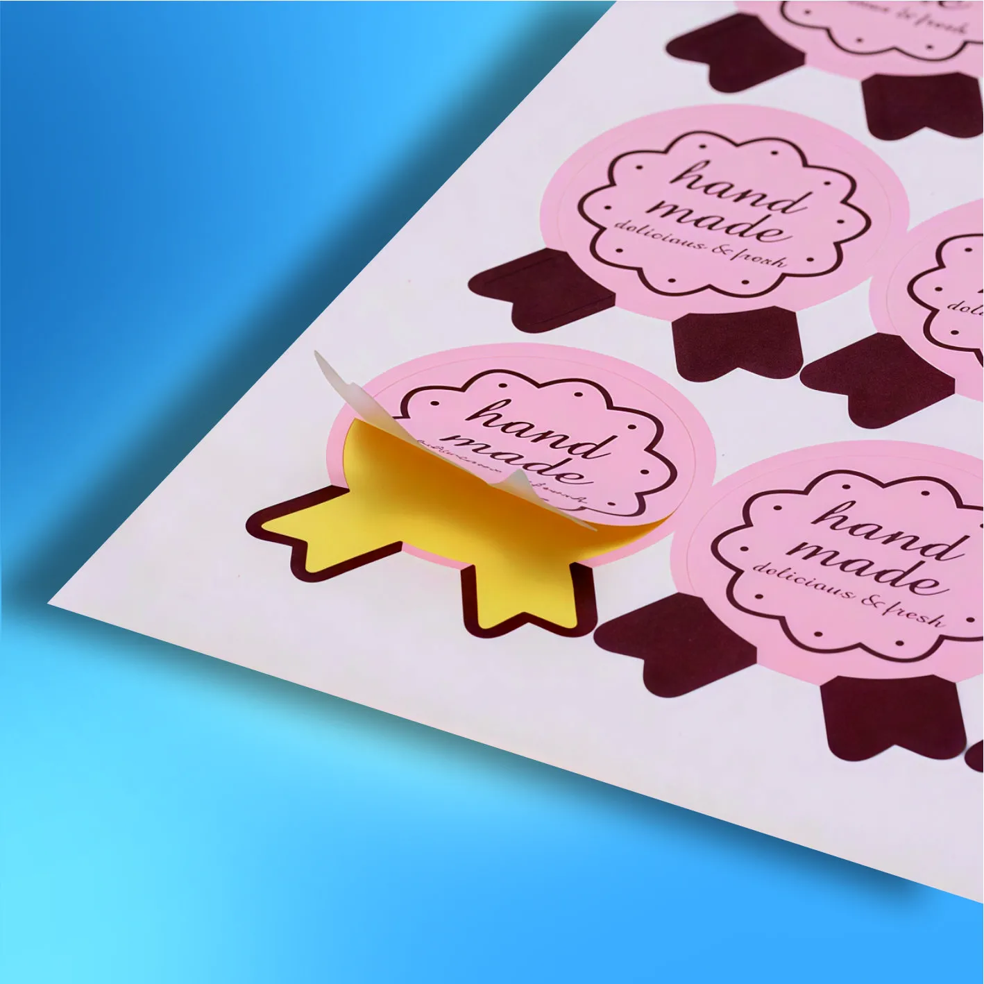 Наклейки  фигурные