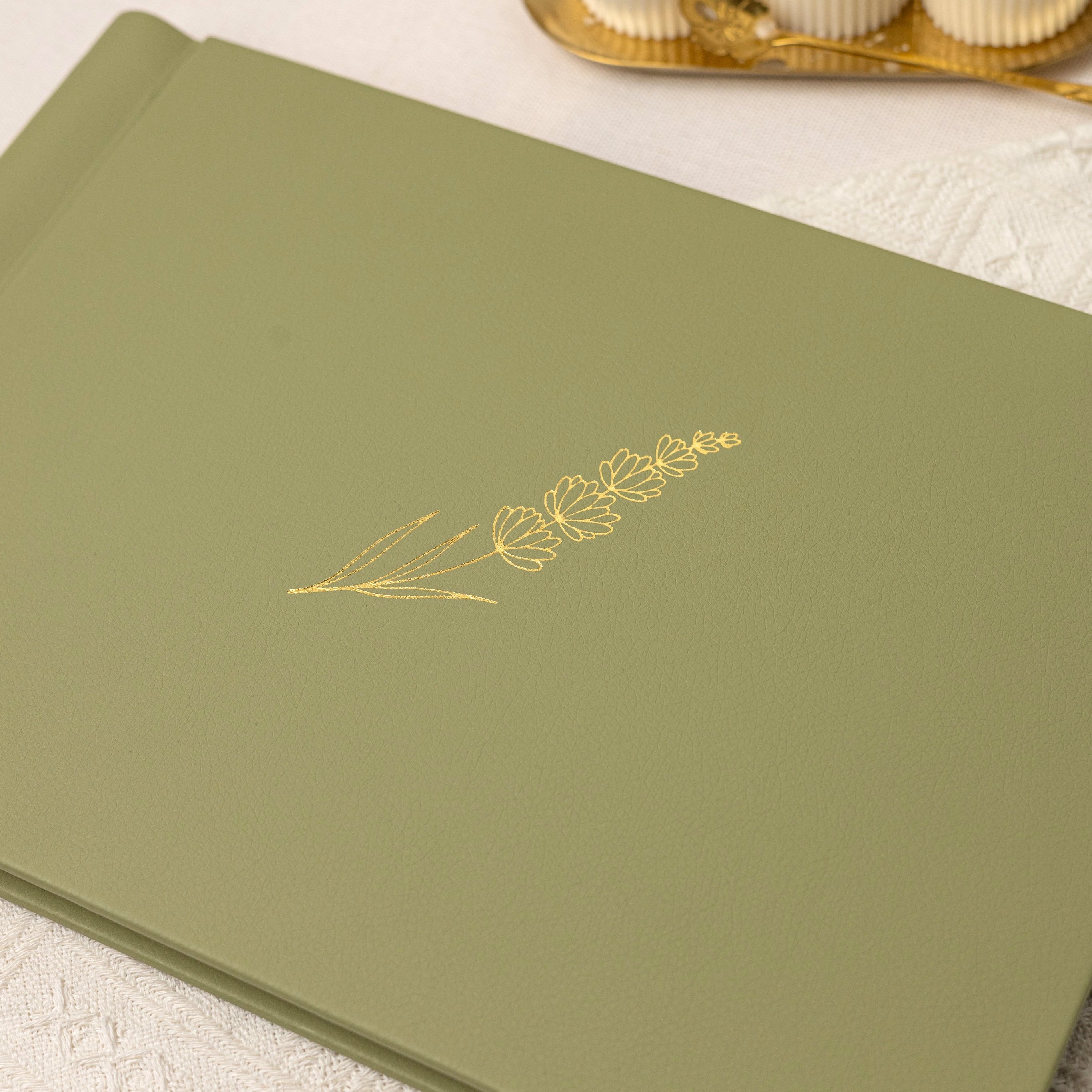 Горизонтальный альбом с тиснением