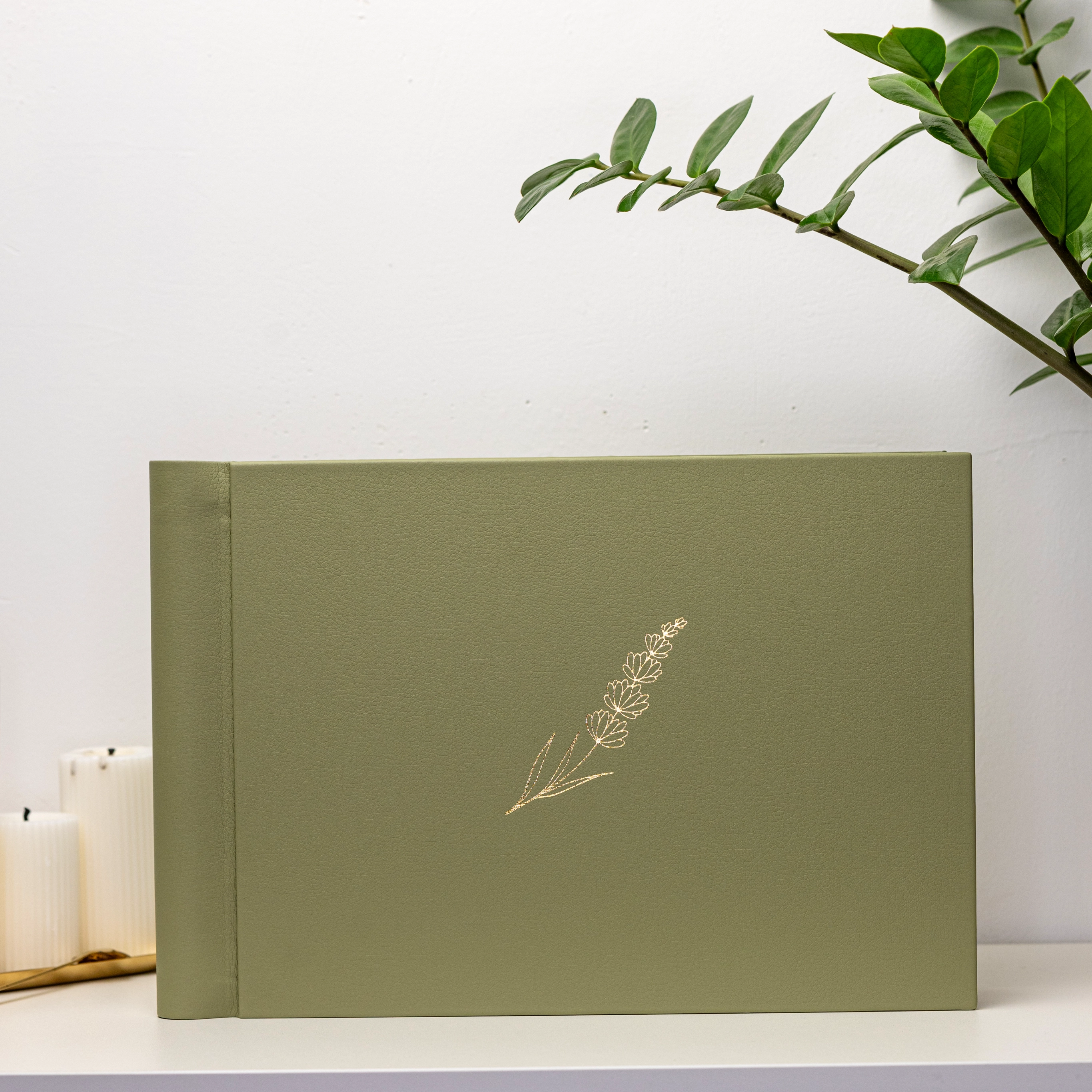 Горизонтальный альбом с тиснением