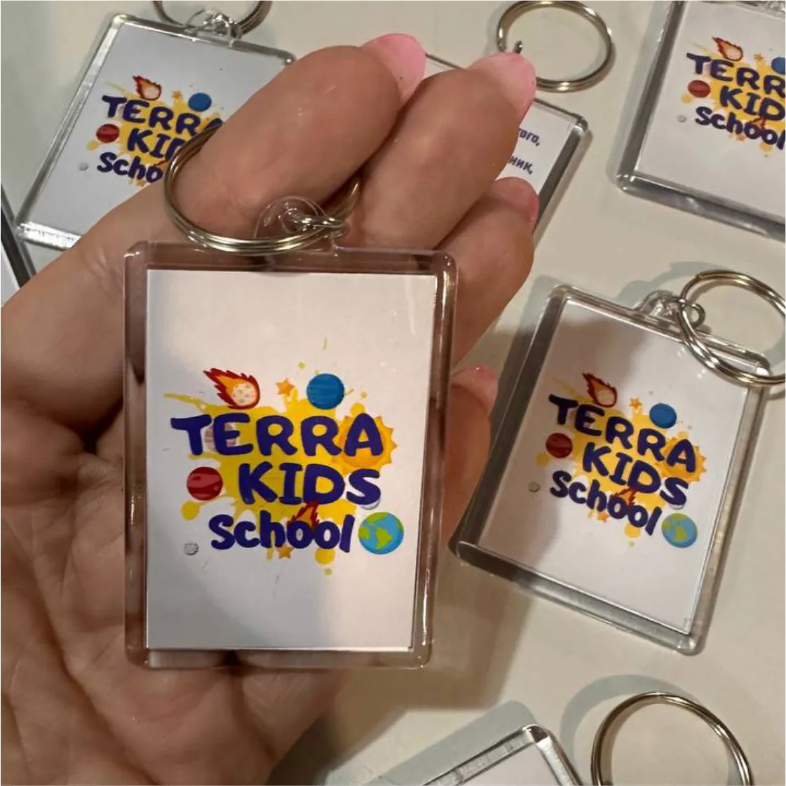 Брелок акриловый