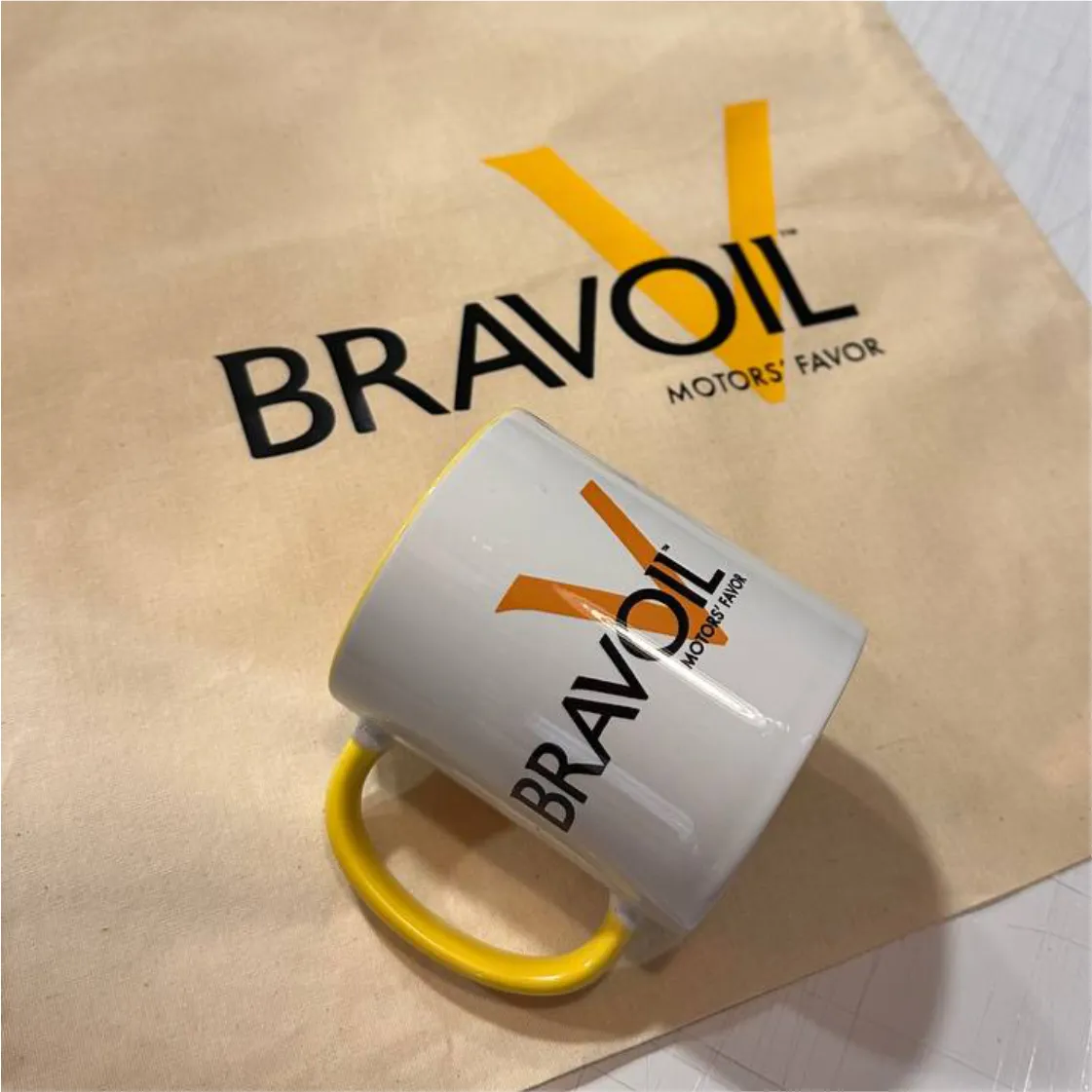 Заказать цветные кружки с печатью