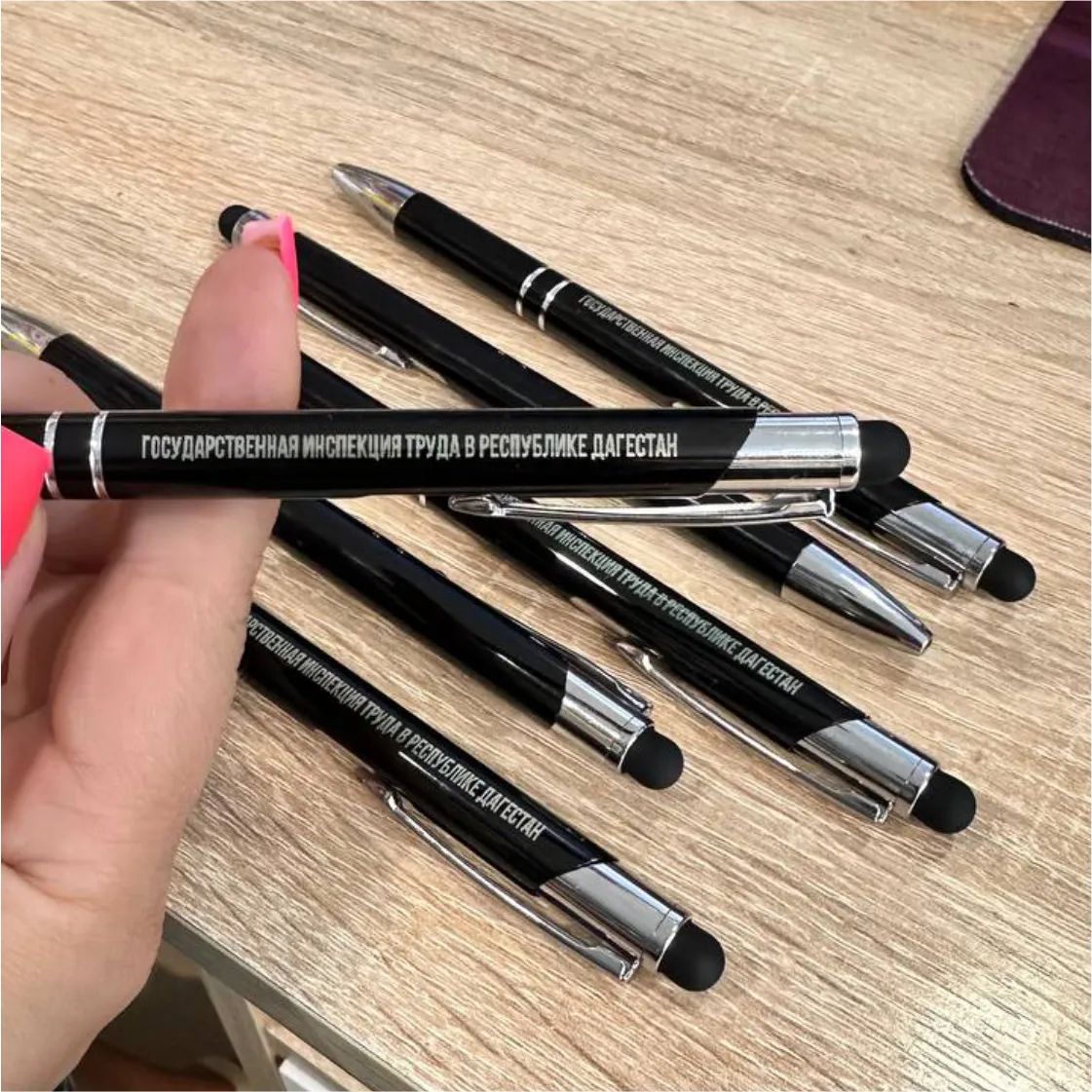 Заказать ручки с гравировкой