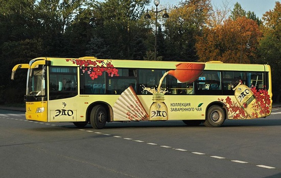 автобус, оклеенный пленкой оракал 