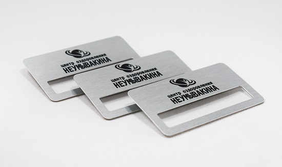 бейдж с окошком