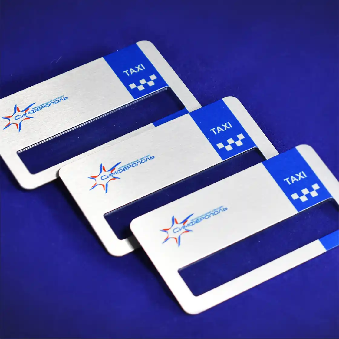 Металлические бейджики с окном по низким ценам