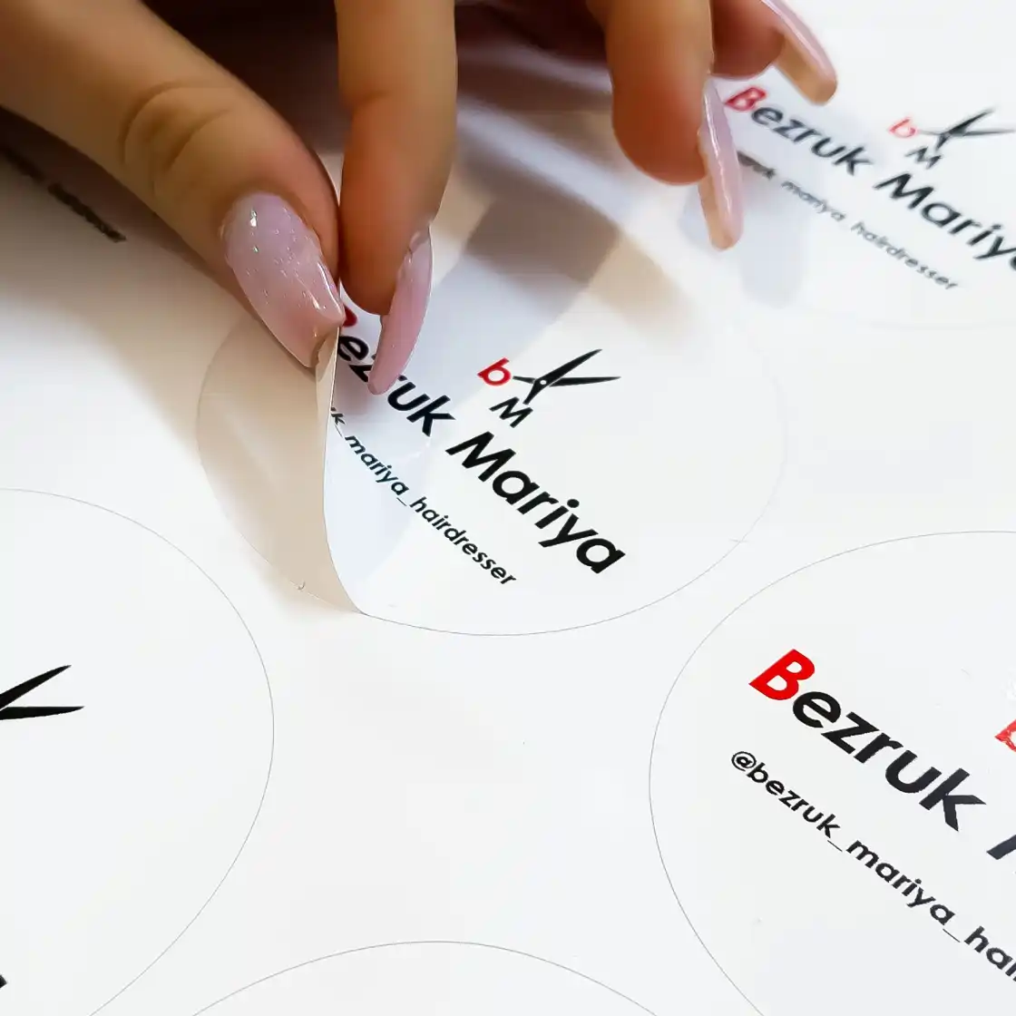 Печать круглых стикеров (наклеек)