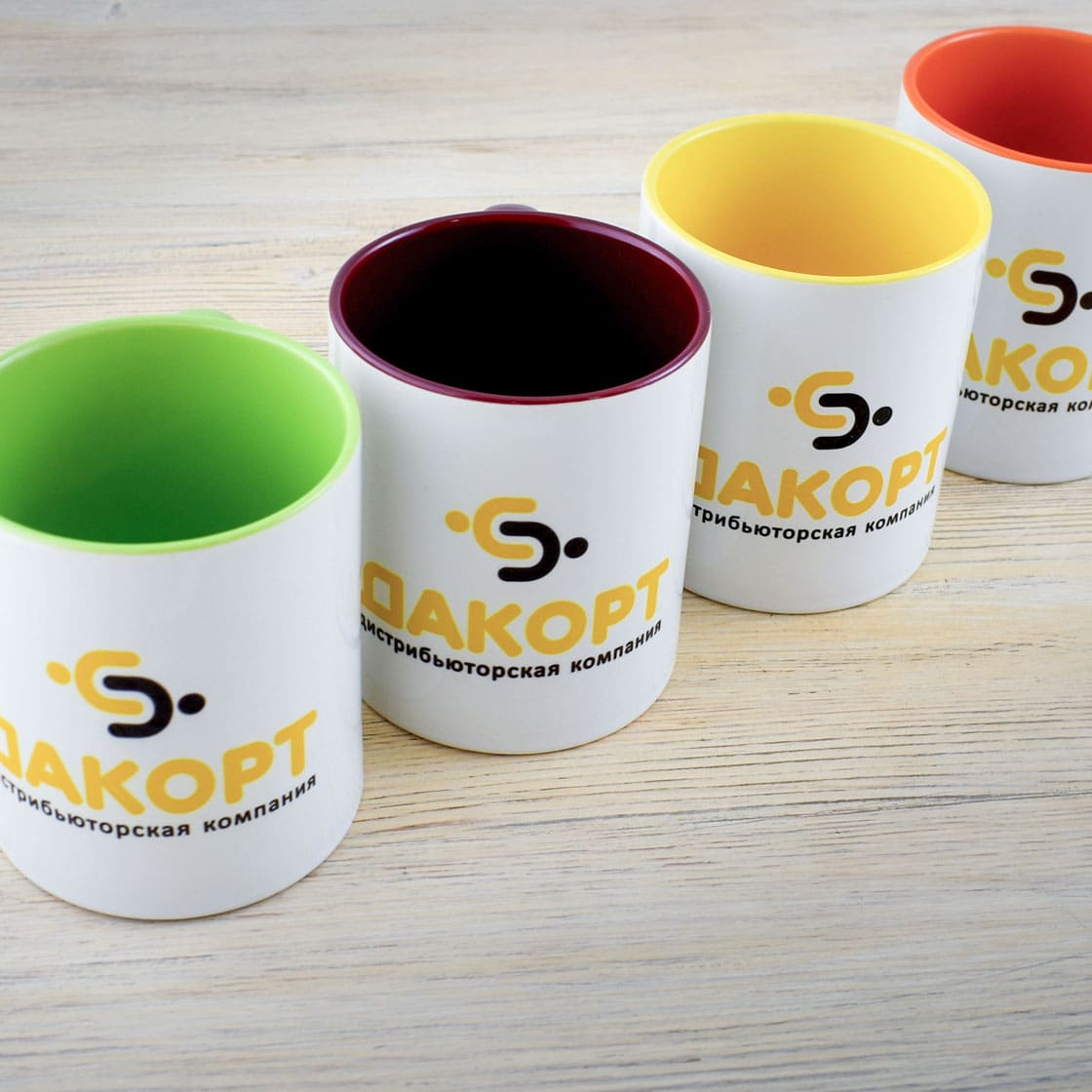 Печать на цветных кружках