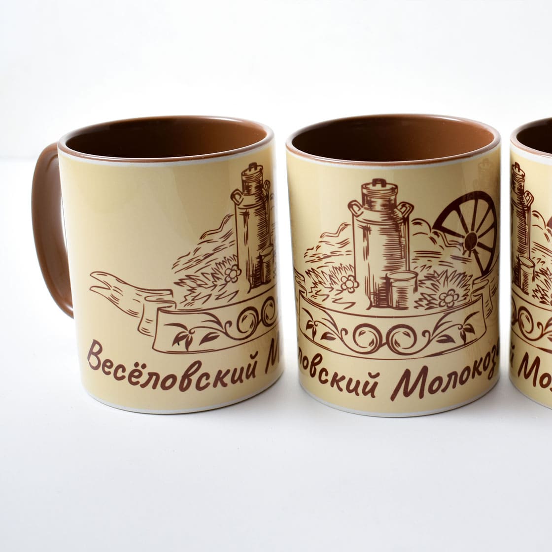 Печать на цветных кружках