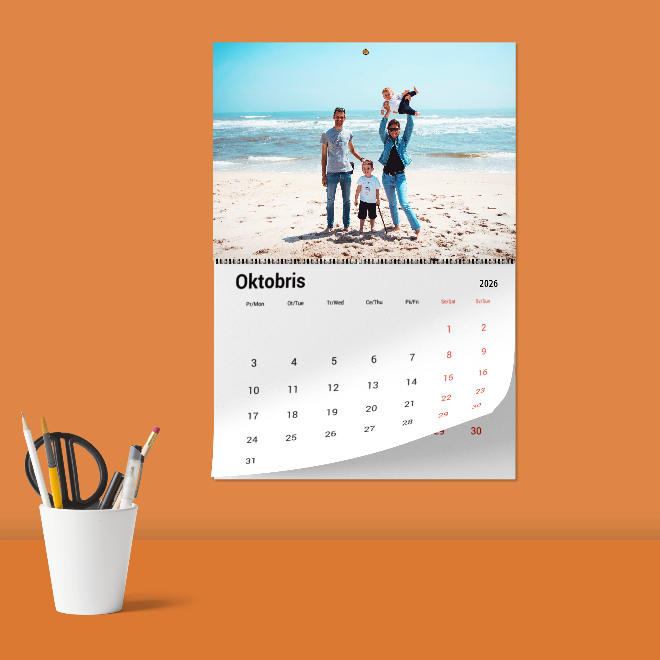 Noplēšams sienas kalendārs Kvalitatīva druka. Lieliski birojiem un mājām.